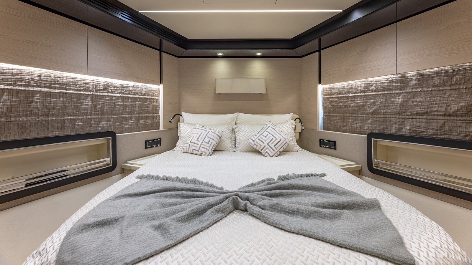 2018-azimut-yachts-72-88ef7d