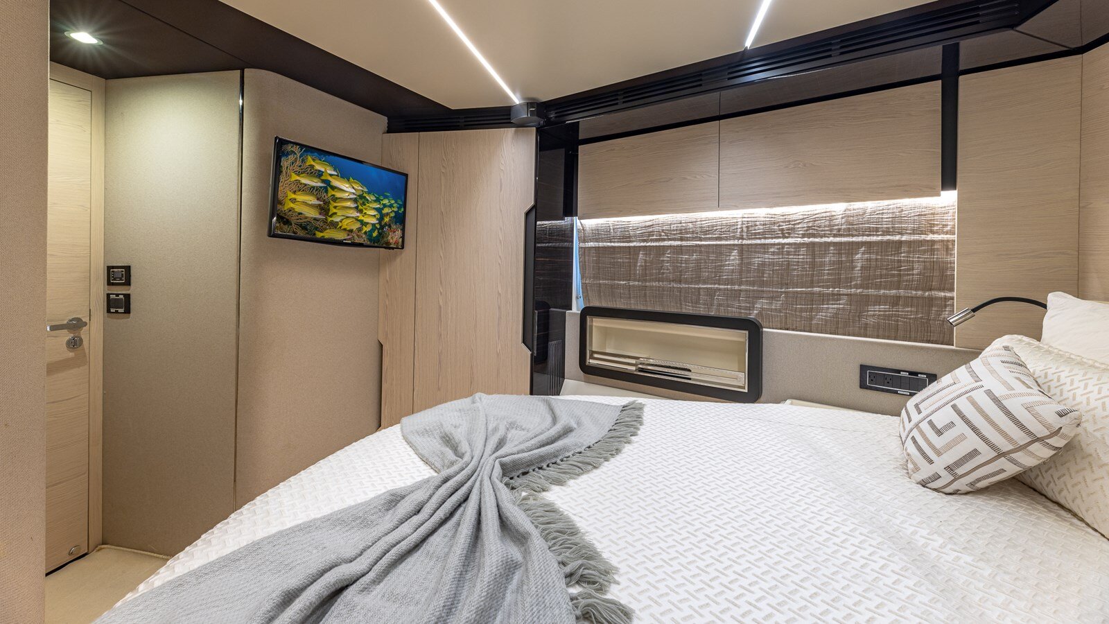 2018-azimut-yachts-72-88ef7d