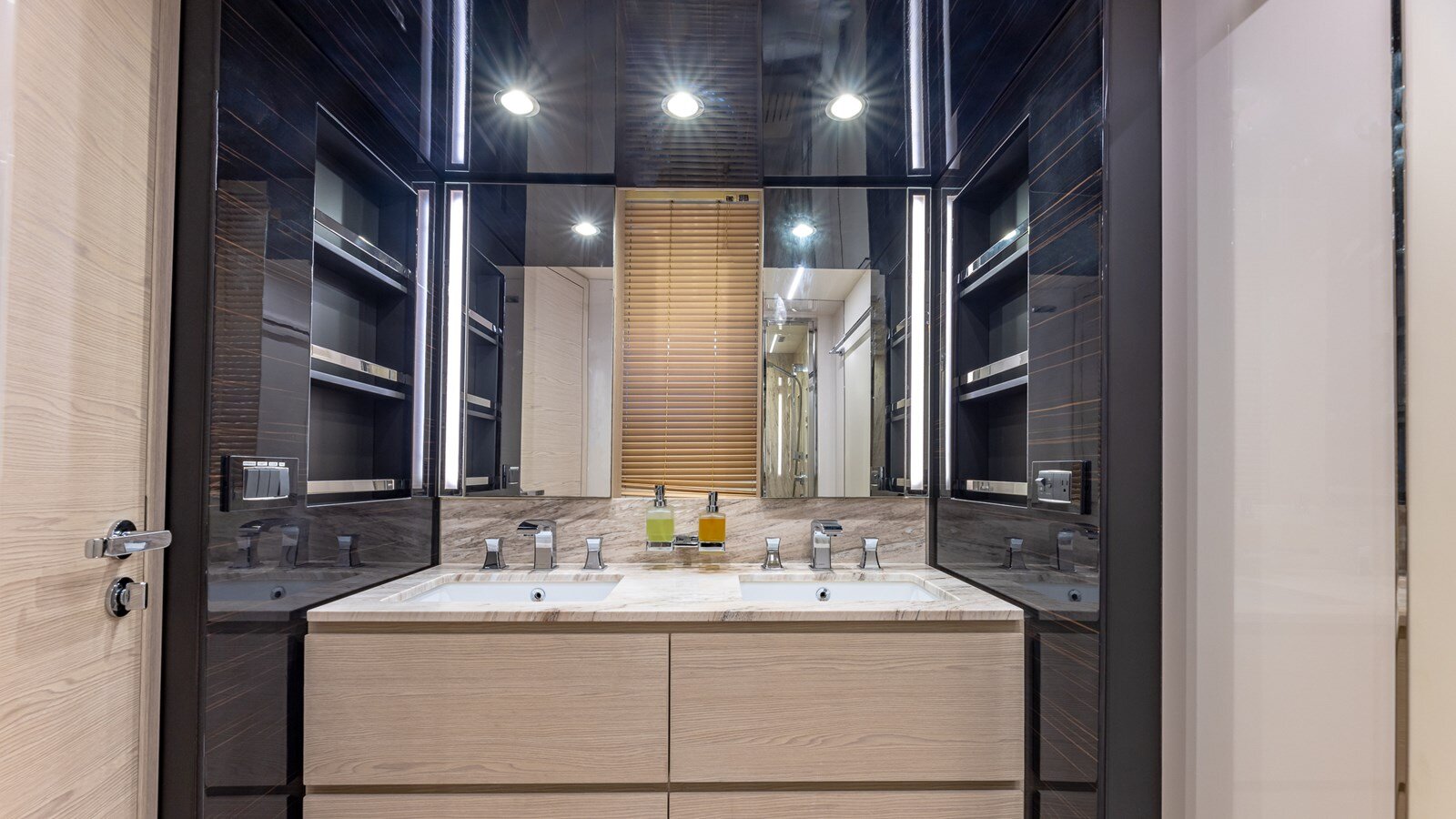 2018-azimut-yachts-72-88ef7d