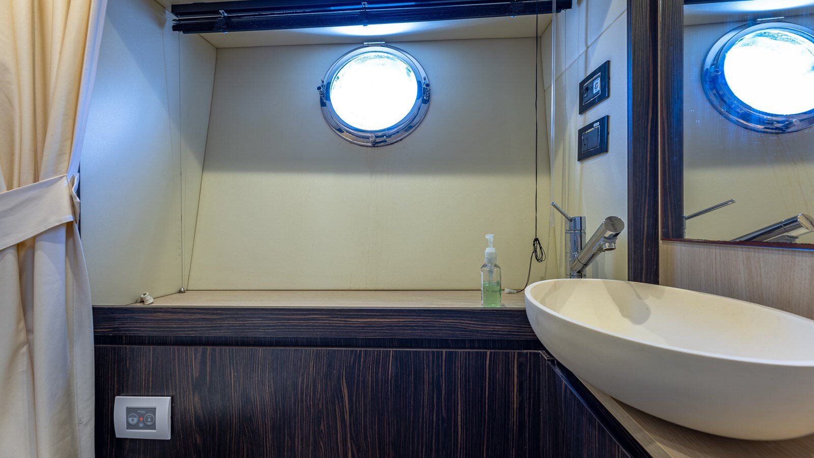 2018-azimut-yachts-72-88ef7d