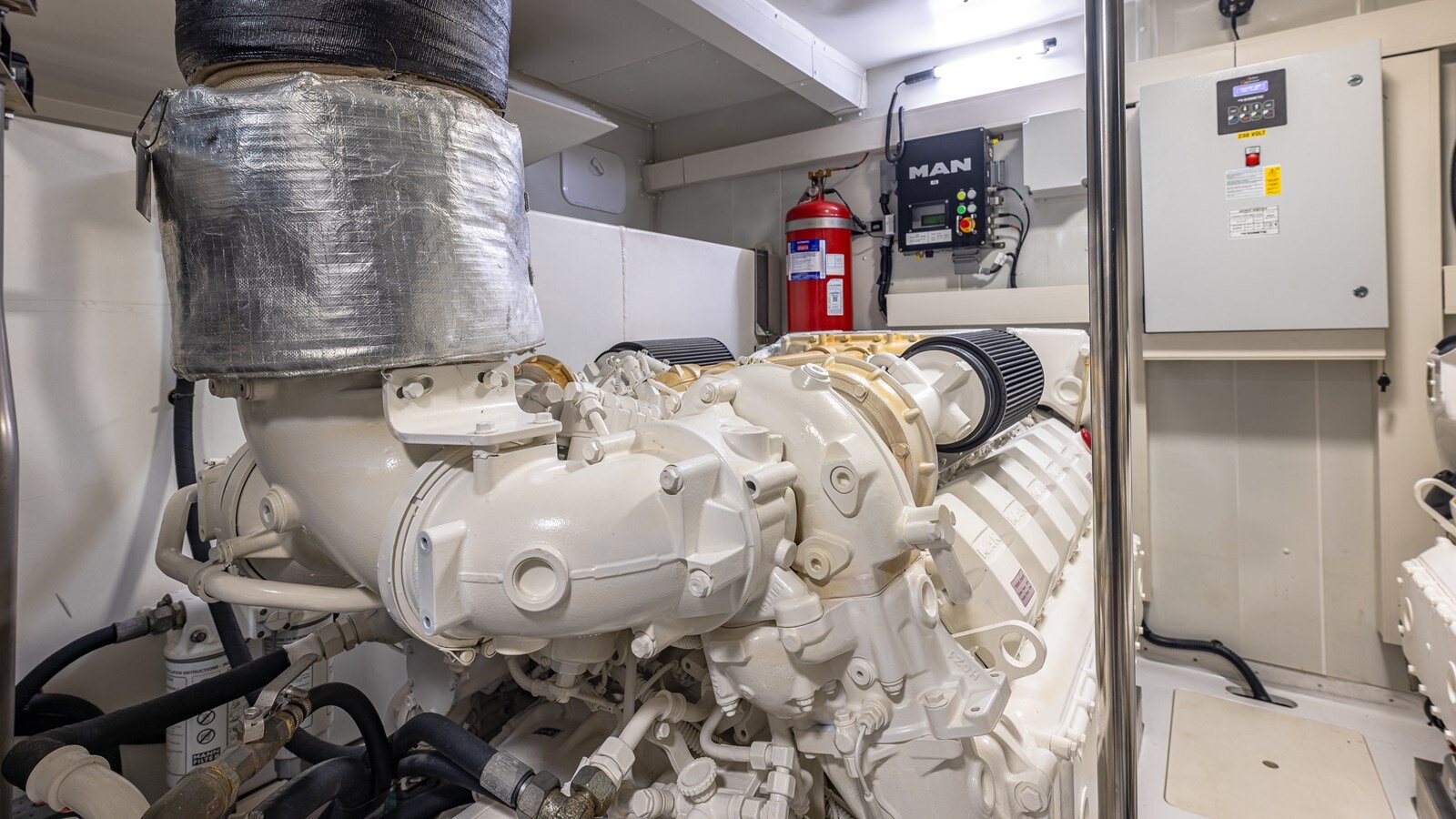 2018-azimut-yachts-72-88ef7d