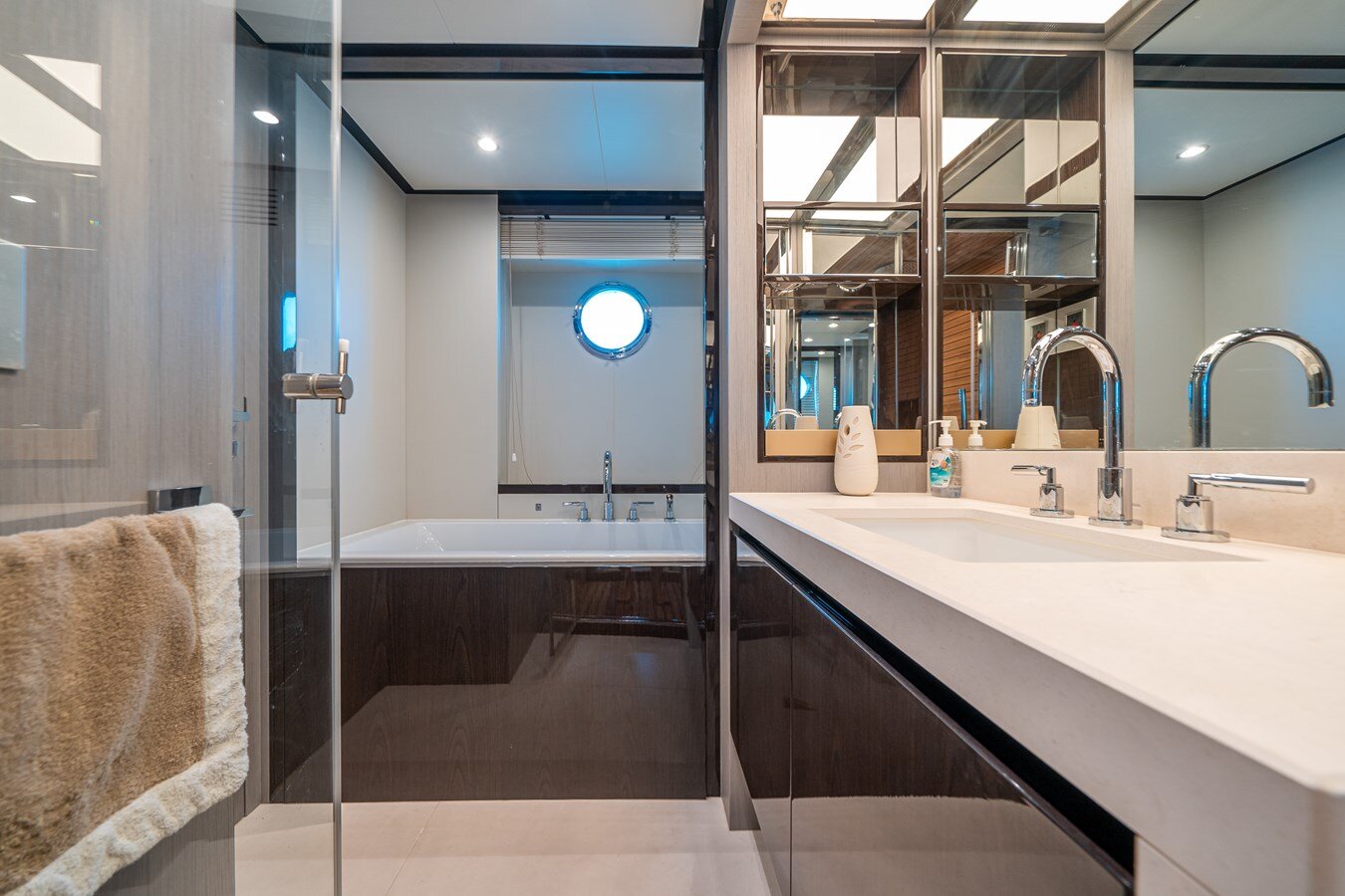 2018-azimut-yachts-80-fc7fbf