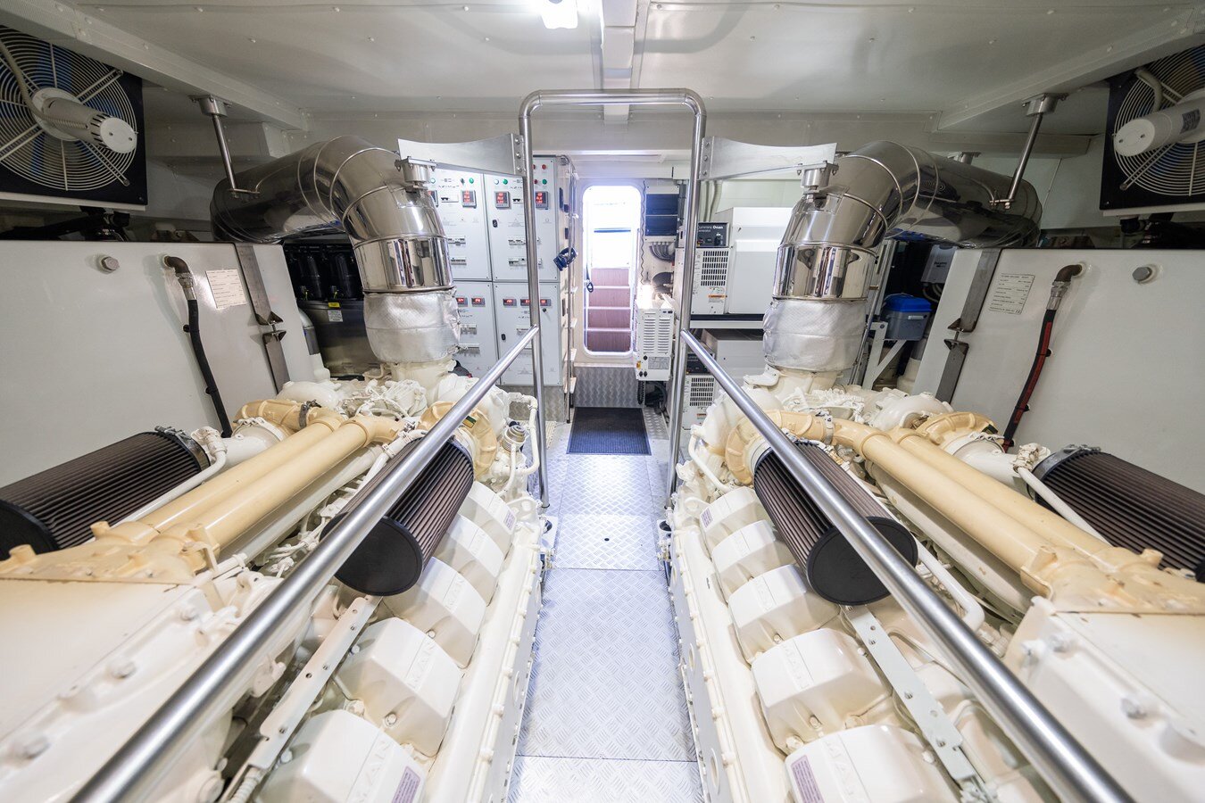 2018-azimut-yachts-80-fc7fbf