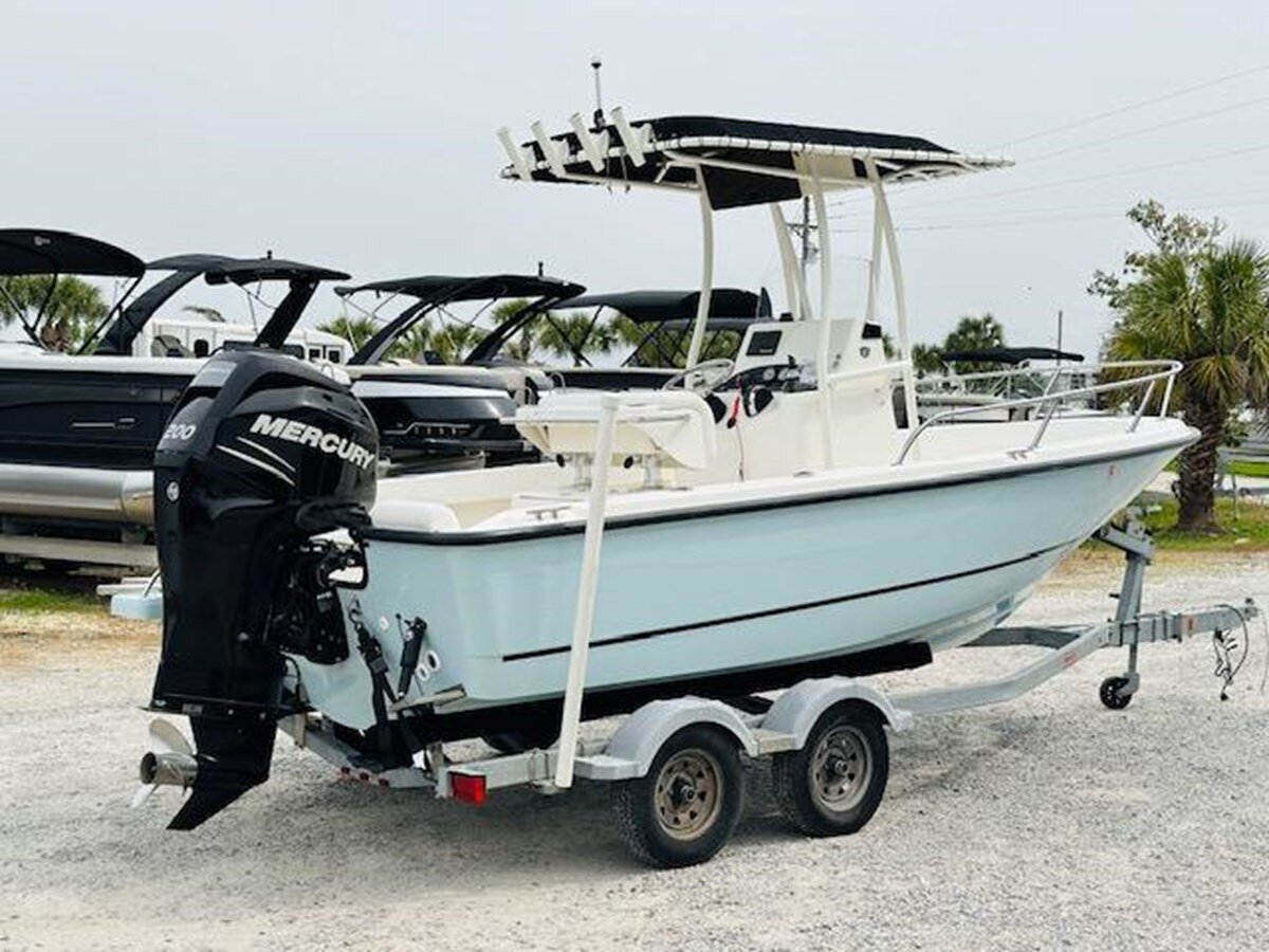 2018-boston-whaler-18-10-73cc83