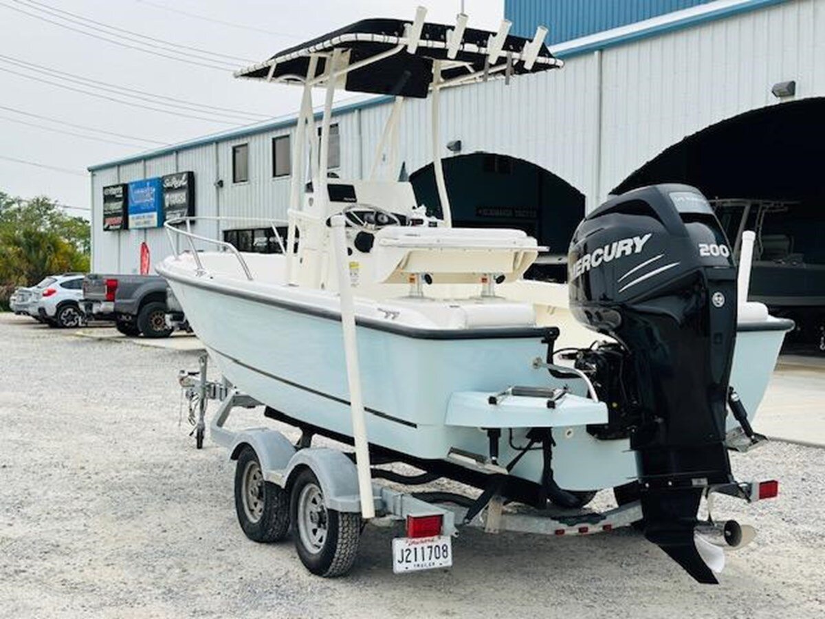 2018-boston-whaler-18-10-73cc83