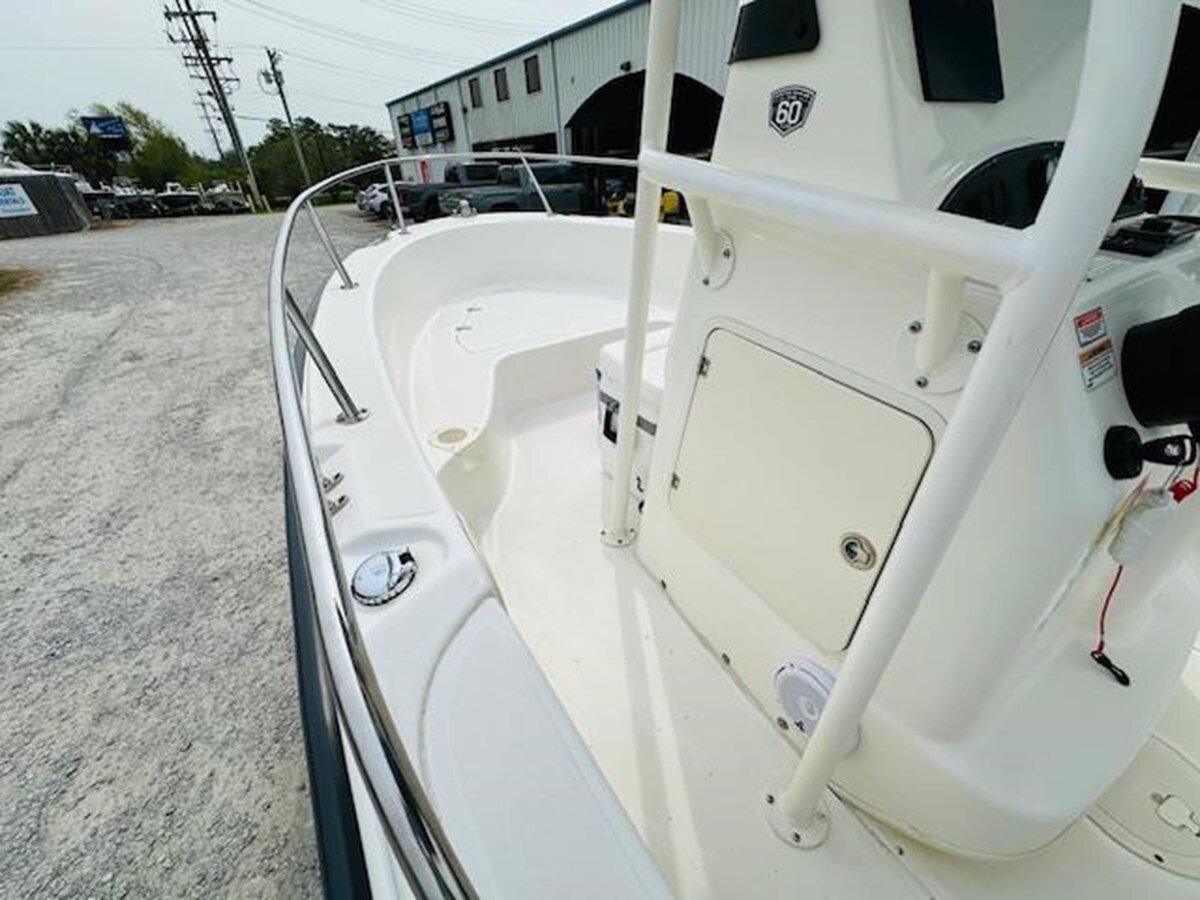 2018-boston-whaler-18-10-73cc83