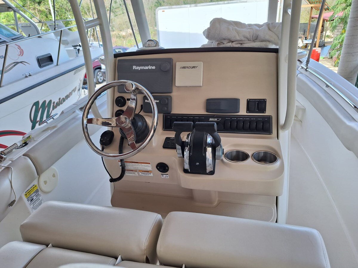 2018-boston-whaler-23-b3f4d7