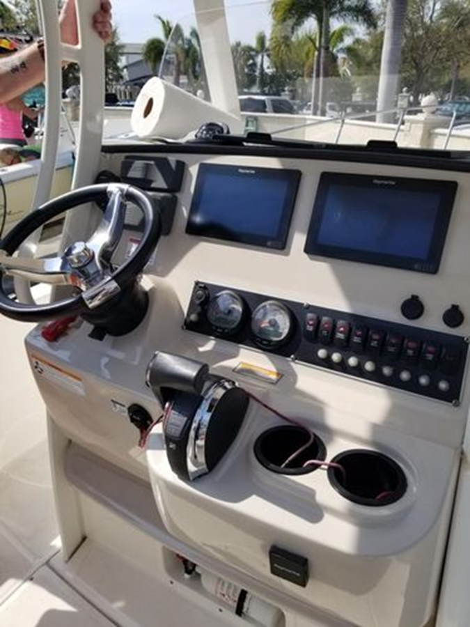 2018-boston-whaler-24-8-72b131