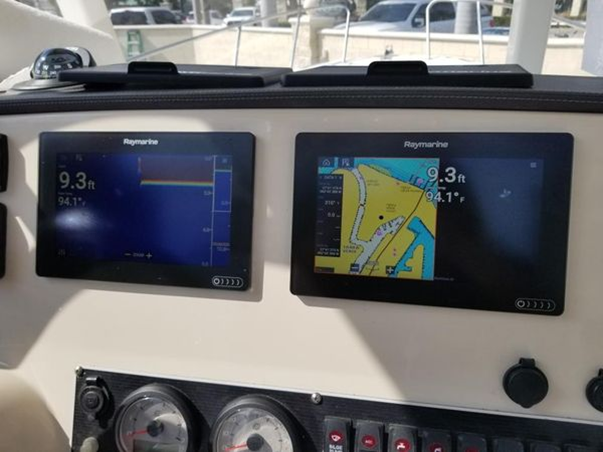 2018-boston-whaler-24-8-72b131