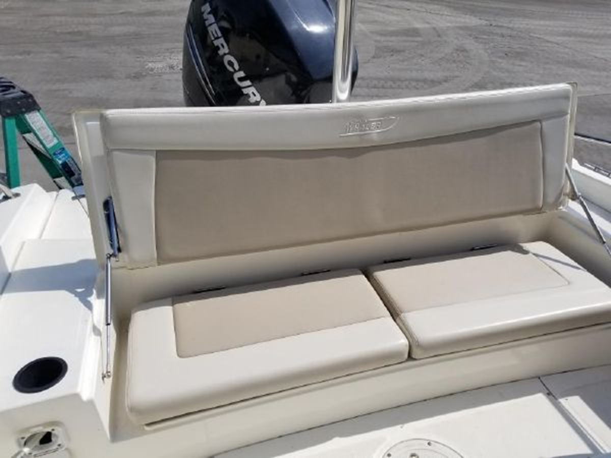 2018-boston-whaler-24-8-72b131