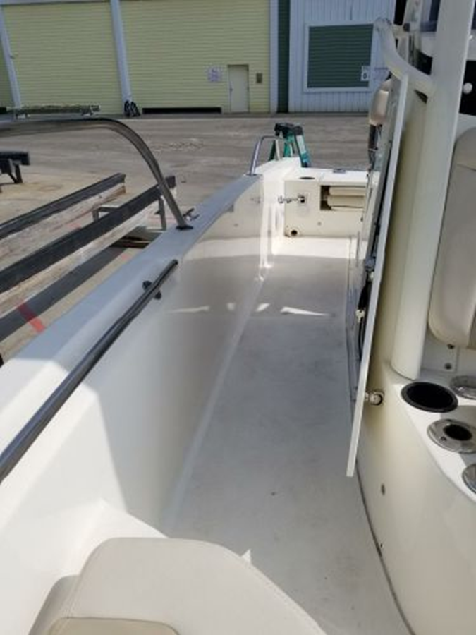 2018-boston-whaler-24-8-72b131