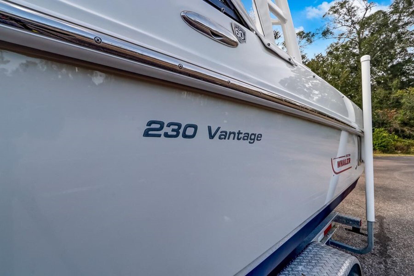 2018-boston-whaler-24-8-0abca7