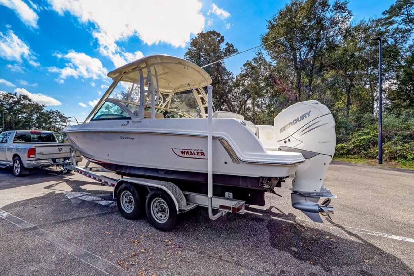 2018-boston-whaler-24-8-0abca7