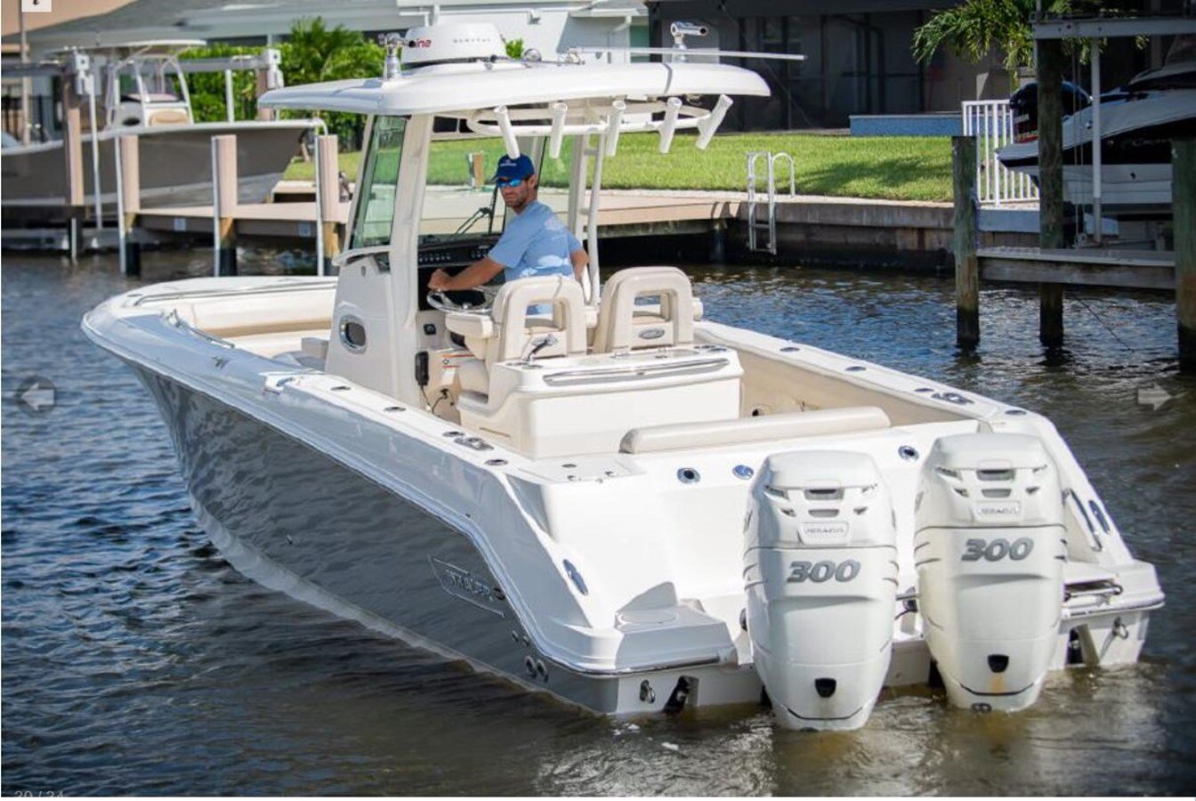 2018-boston-whaler-28-938d11