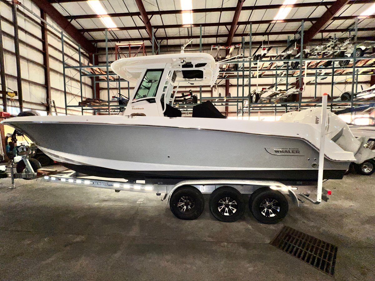 2018-boston-whaler-28-938d11