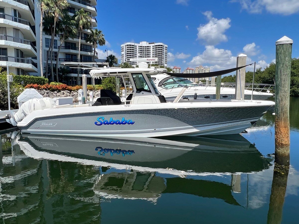 2018-boston-whaler-33-2466e5