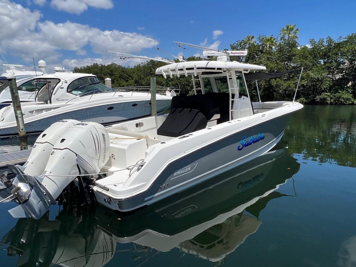 2018-boston-whaler-33-2466e5