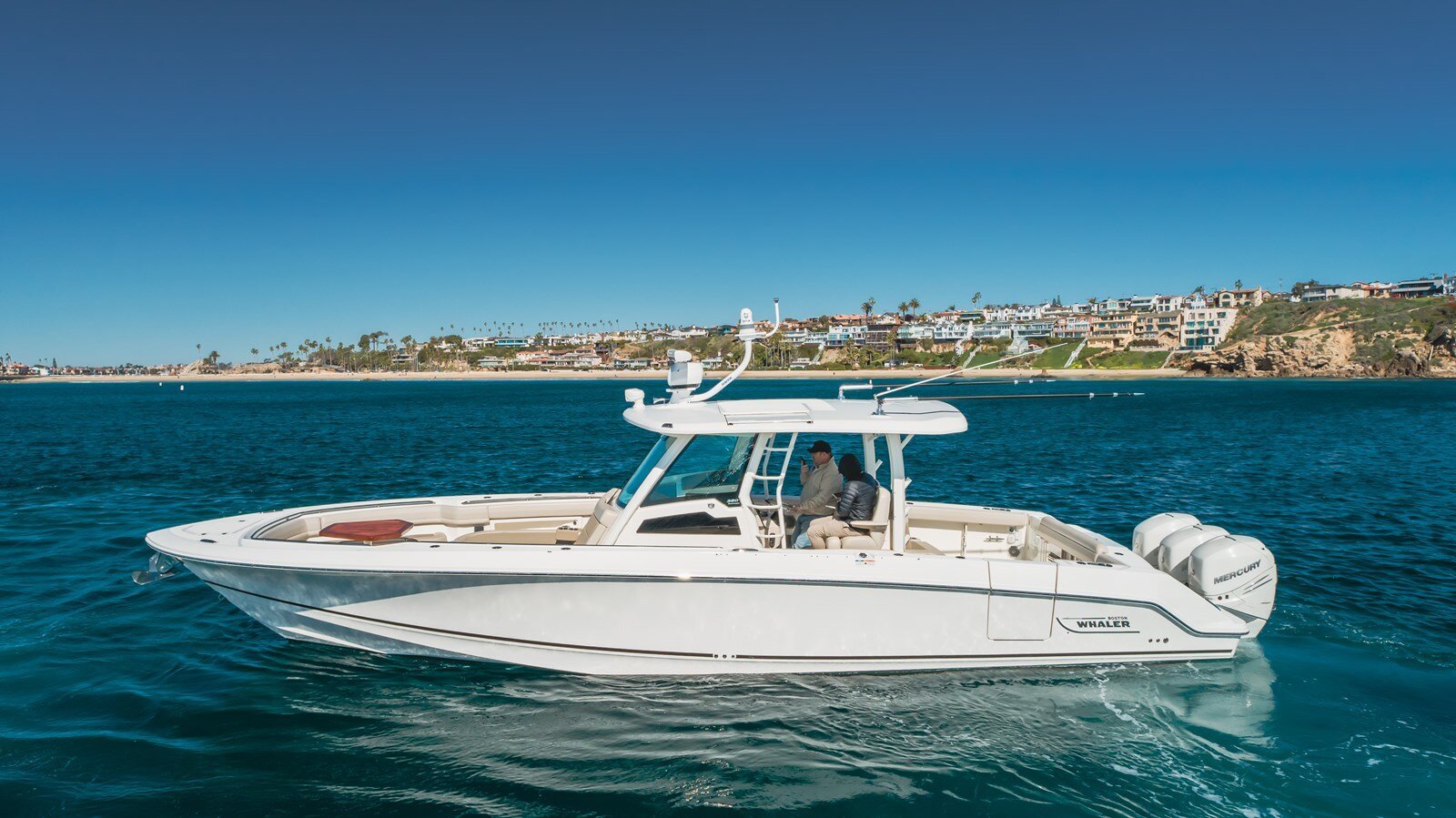 2018-boston-whaler-38-7b48e6