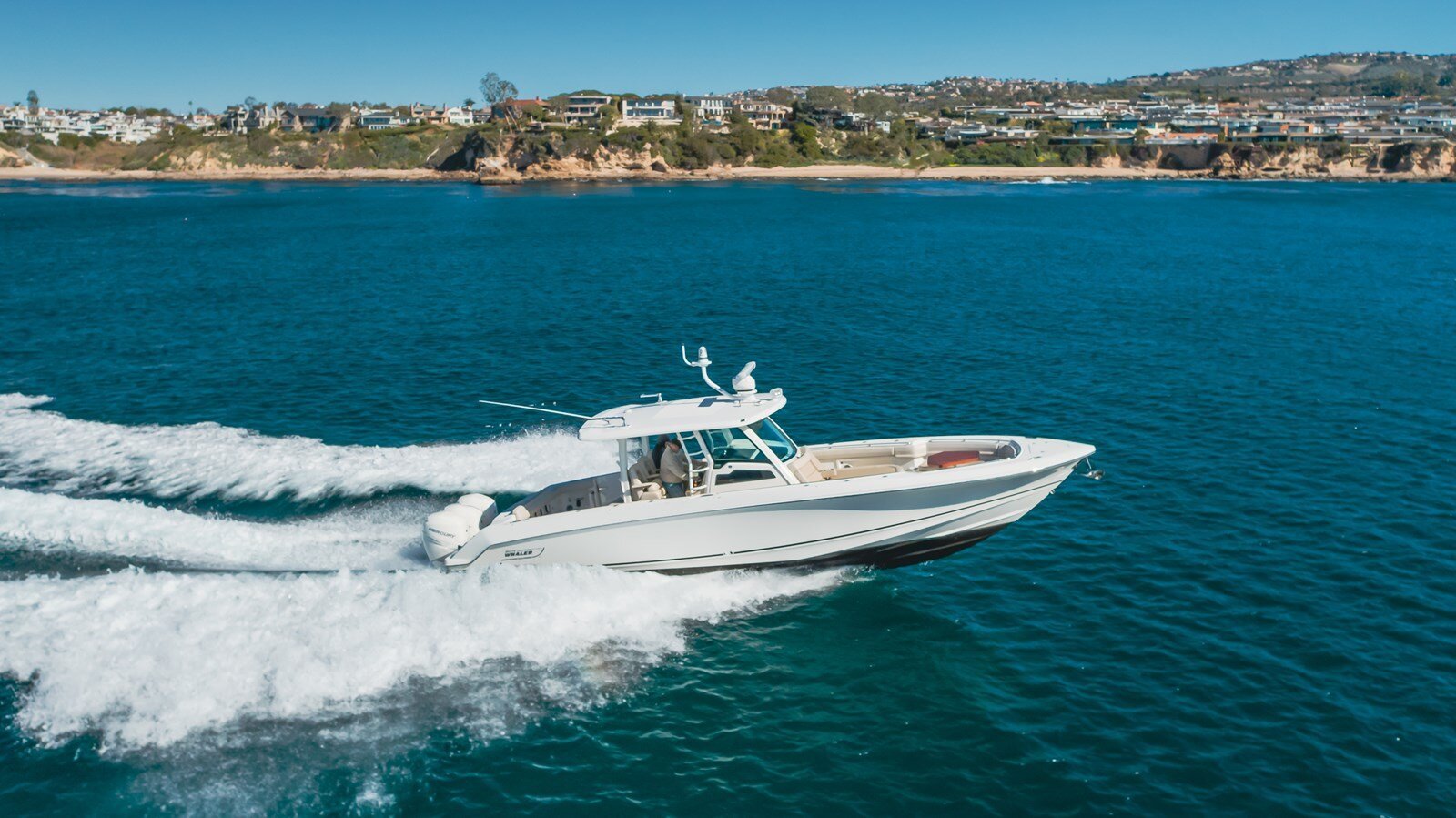 2018-boston-whaler-38-7b48e6