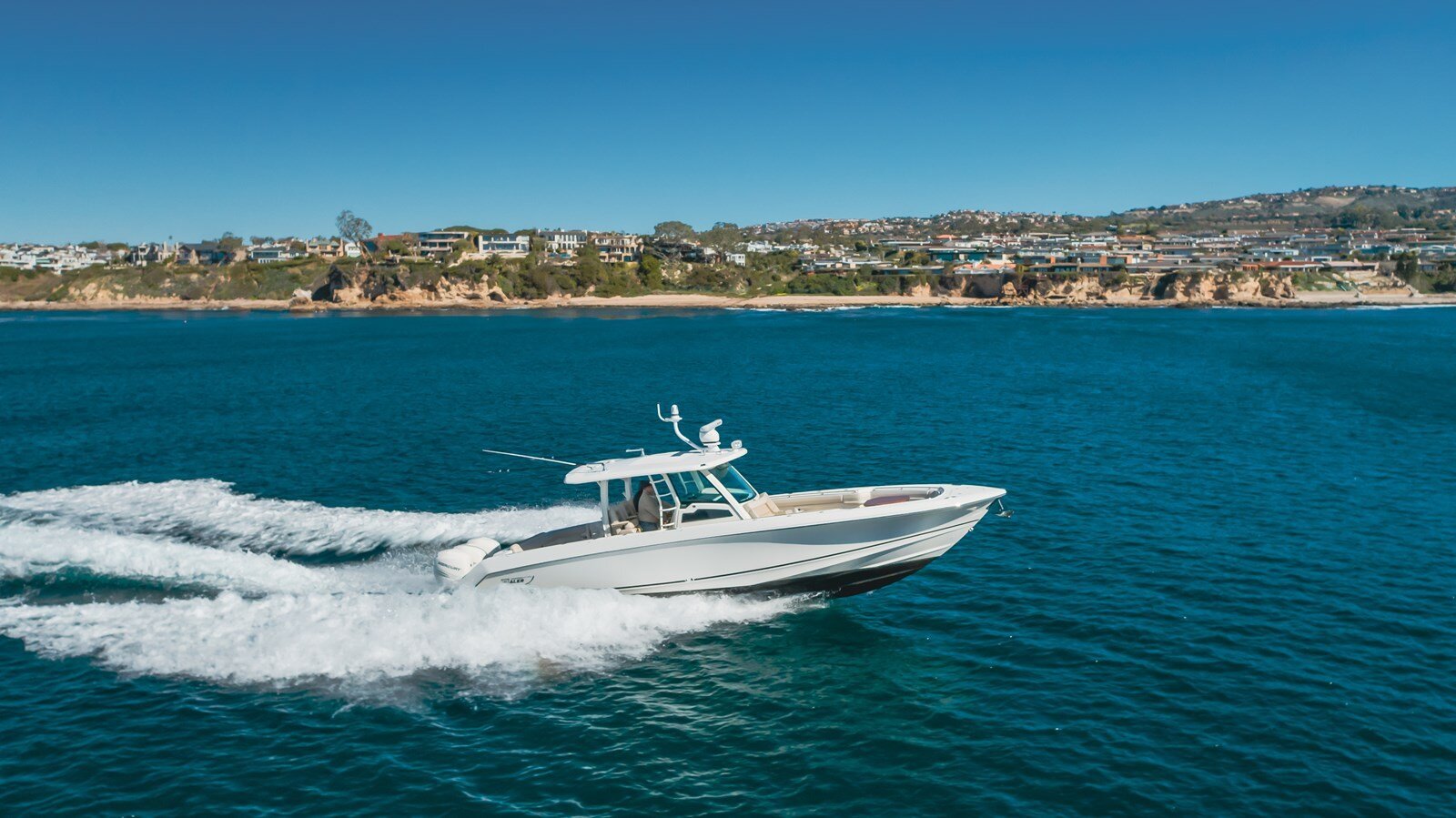 2018-boston-whaler-38-7b48e6