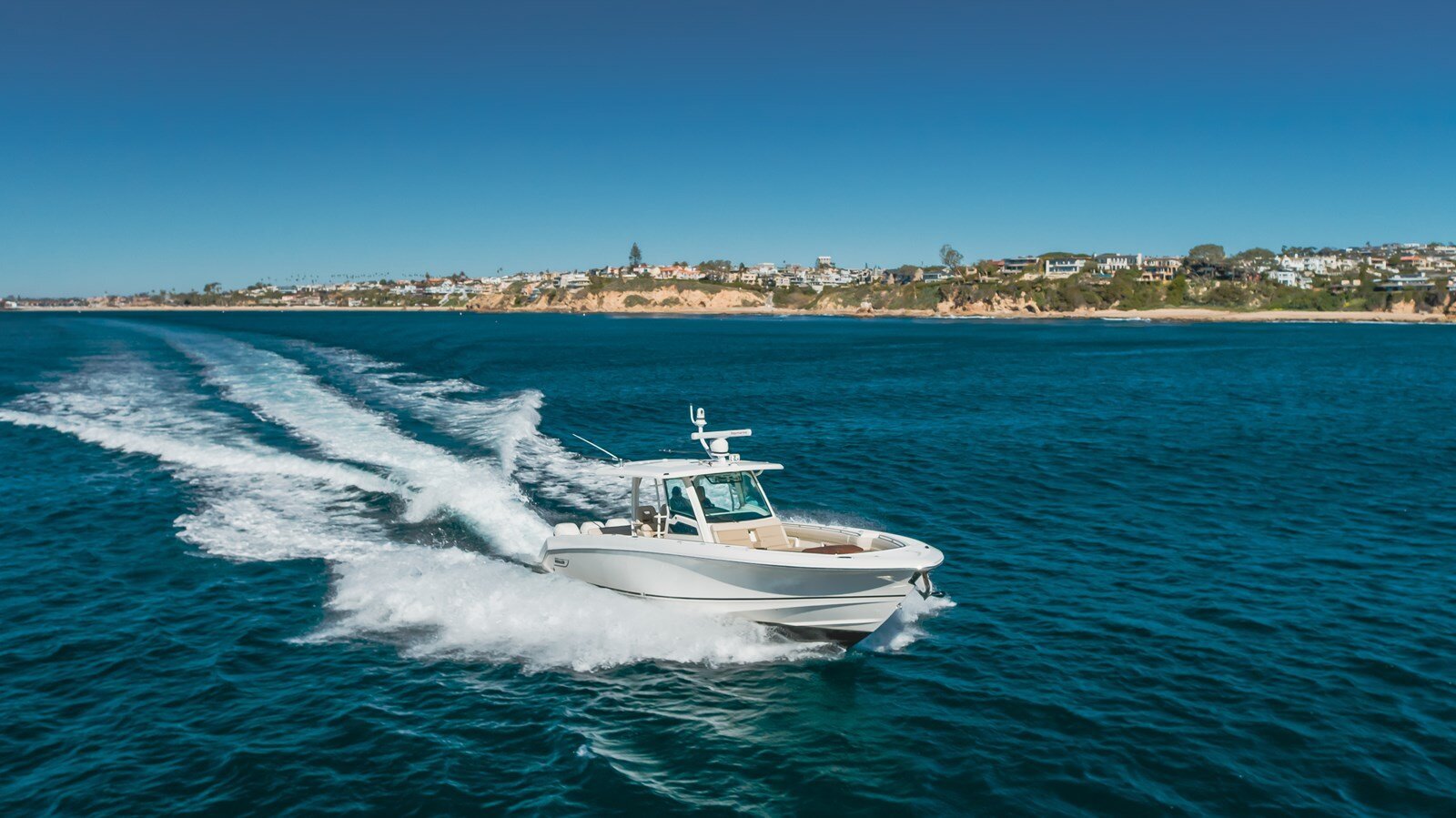 2018-boston-whaler-38-7b48e6