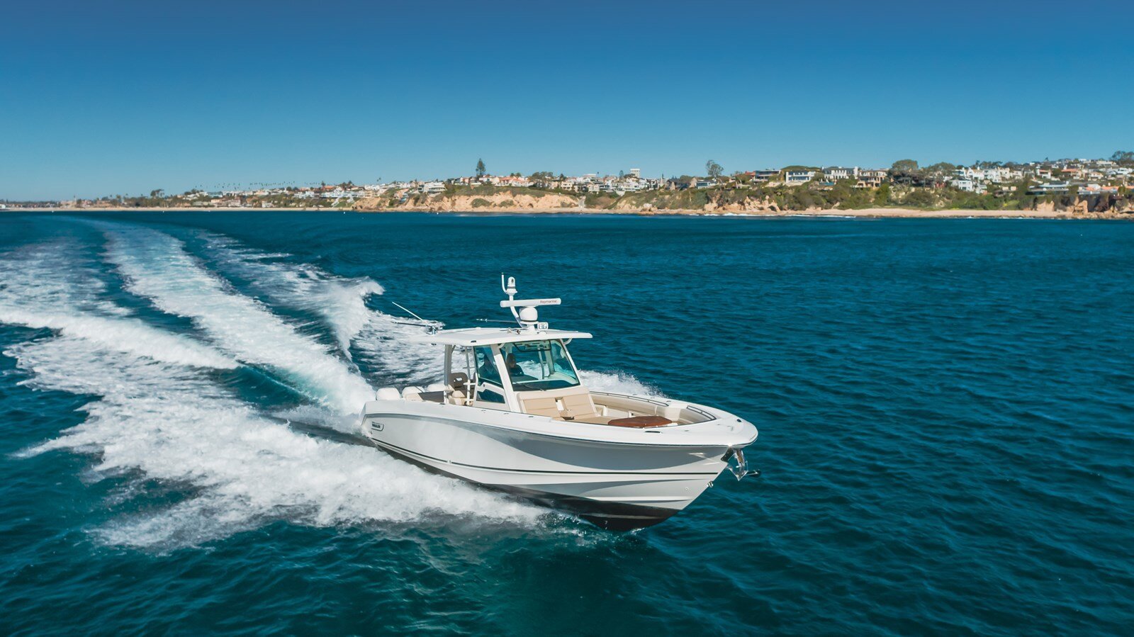 2018-boston-whaler-38-7b48e6