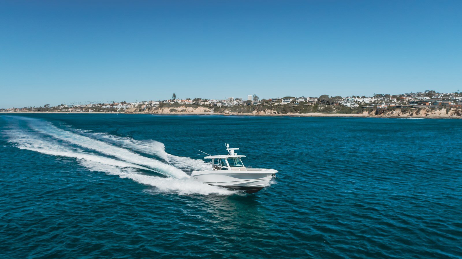 2018-boston-whaler-38-7b48e6