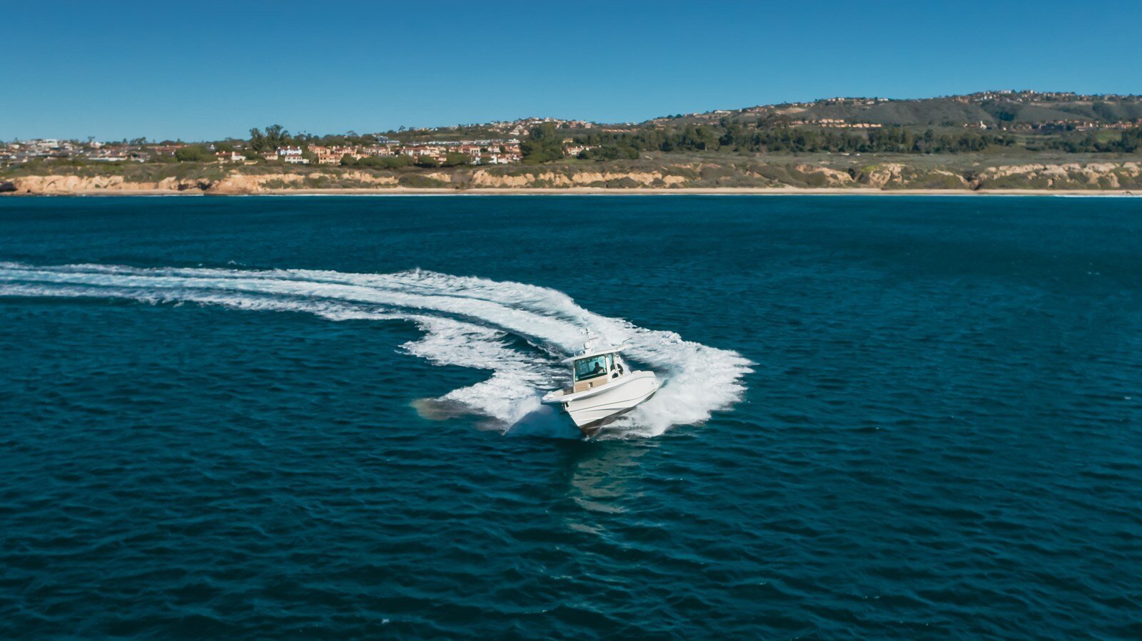 2018-boston-whaler-38-7b48e6