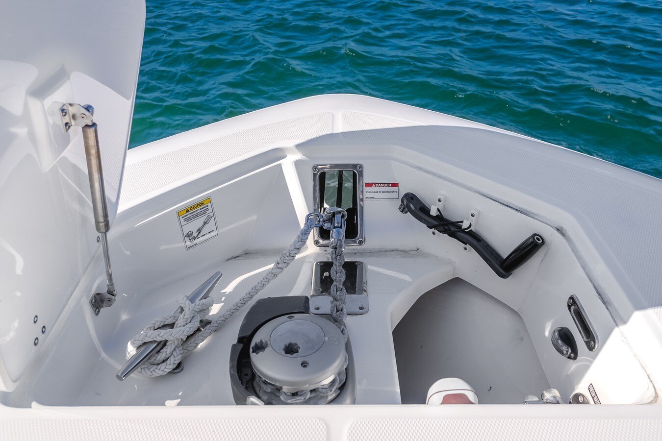 2018-boston-whaler-38-7b48e6