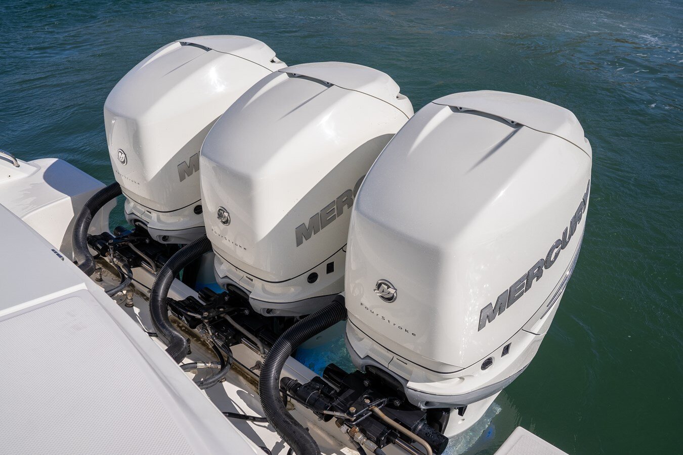 2018-boston-whaler-38-7b48e6