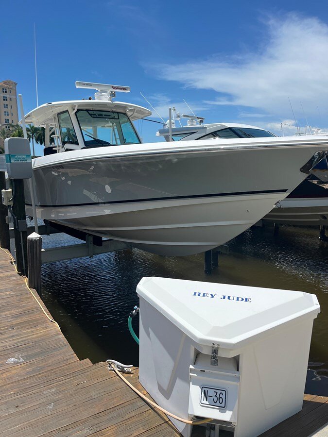 2018-boston-whaler-38-77c690