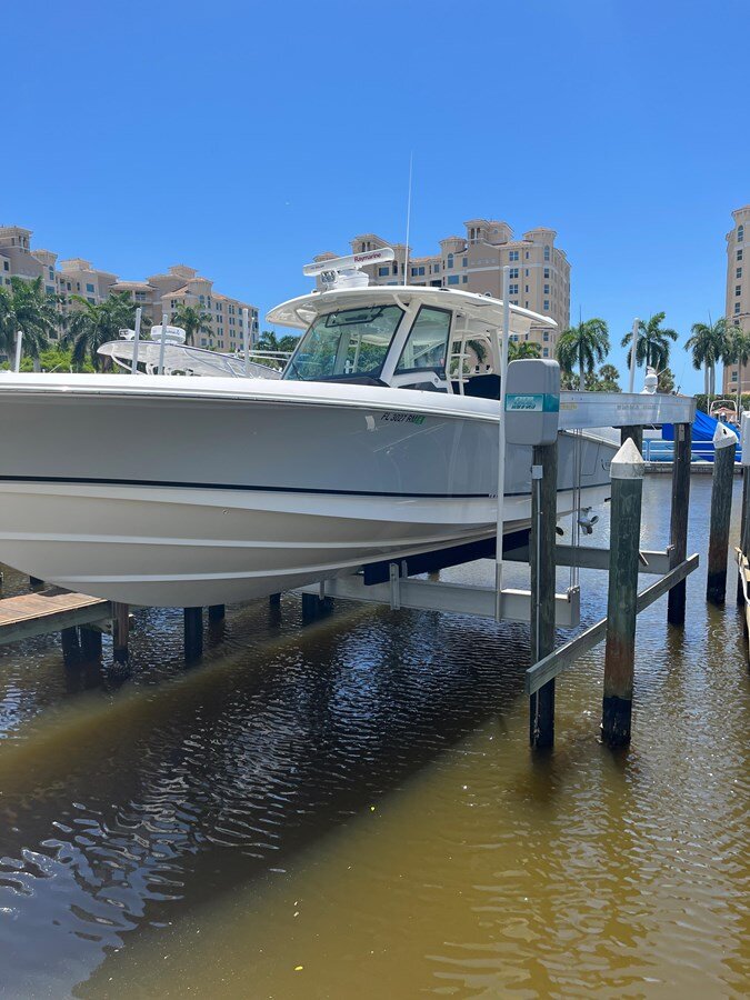 2018-boston-whaler-38-77c690