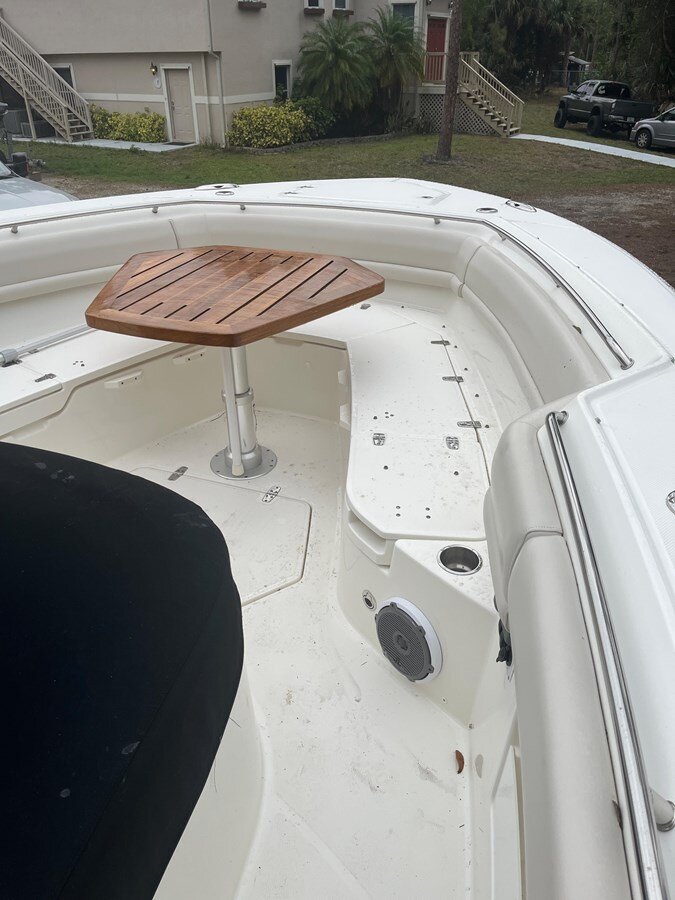 2018-boston-whaler-38-77c690