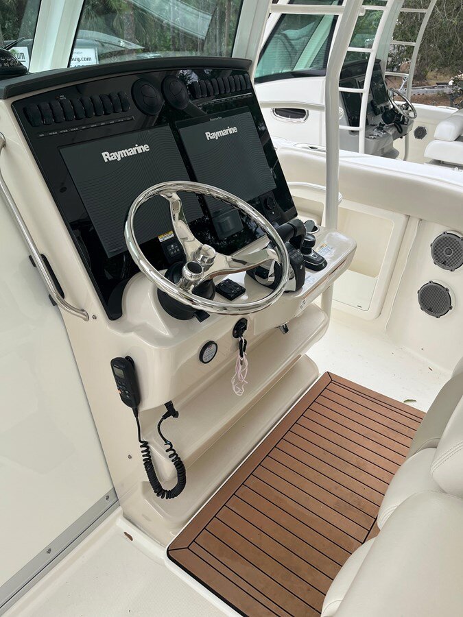 2018-boston-whaler-38-77c690