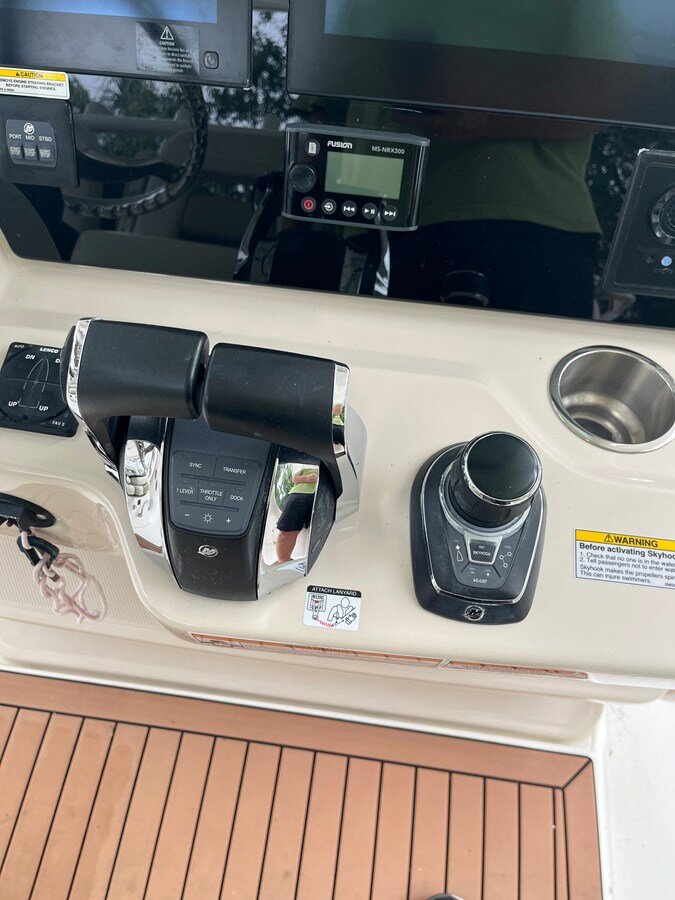 2018-boston-whaler-38-77c690