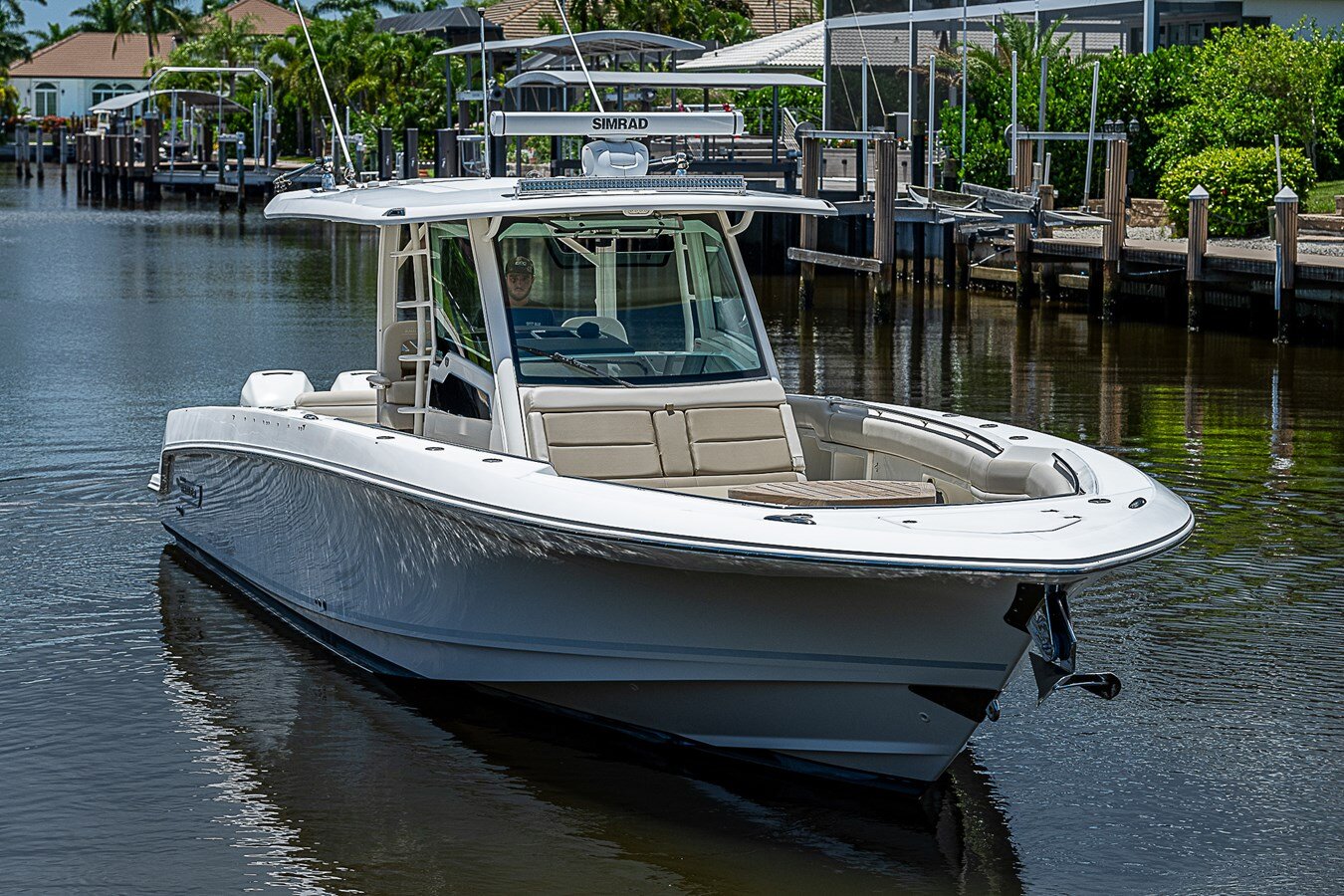 2018-boston-whaler-38-5bd4e9