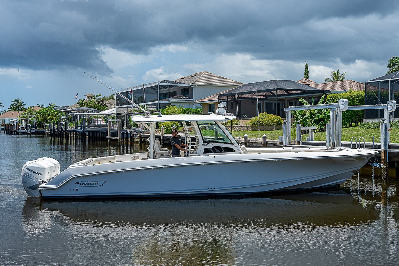 2018-boston-whaler-38-5bd4e9