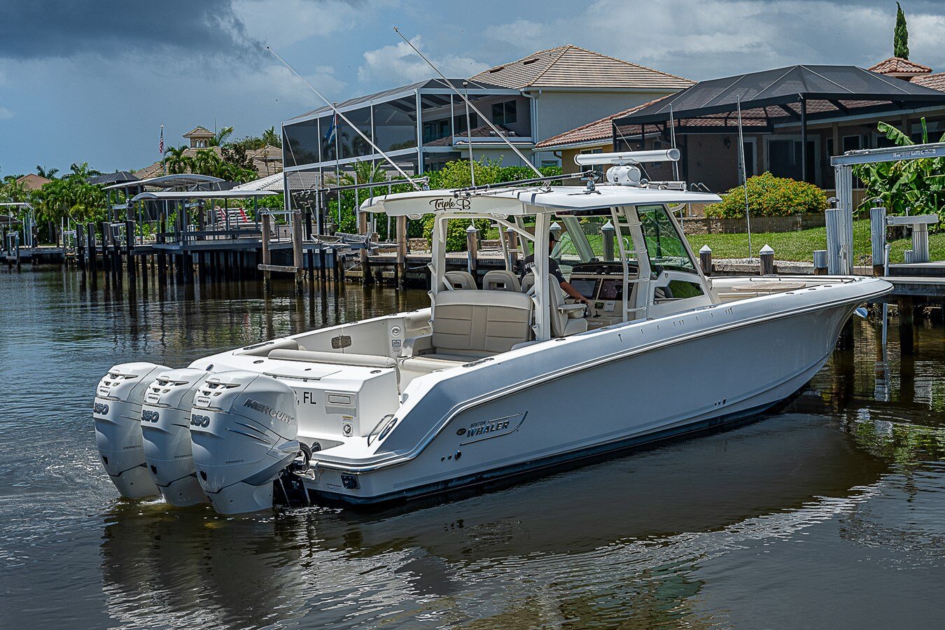 2018-boston-whaler-38-5bd4e9