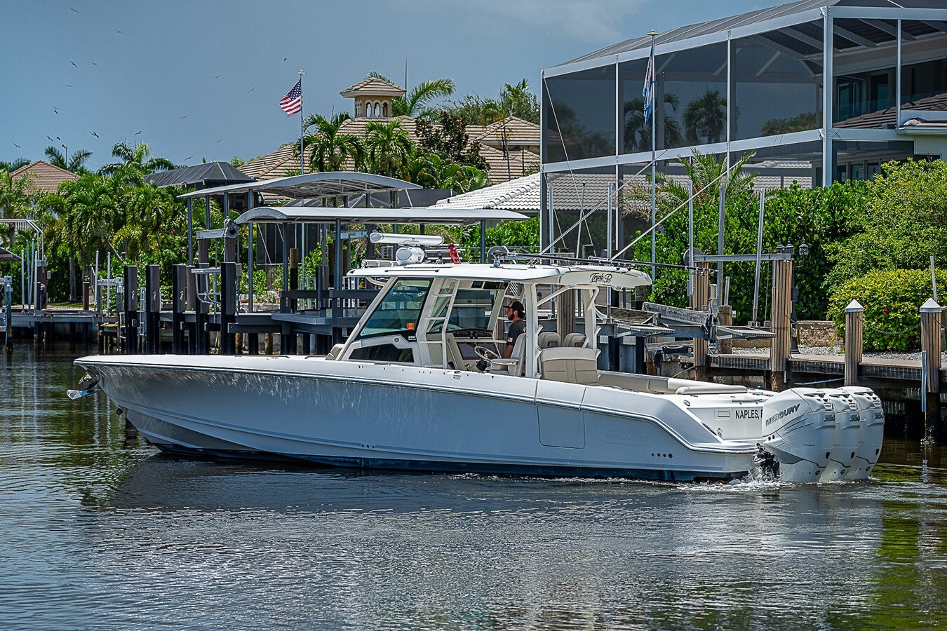 2018-boston-whaler-38-5bd4e9