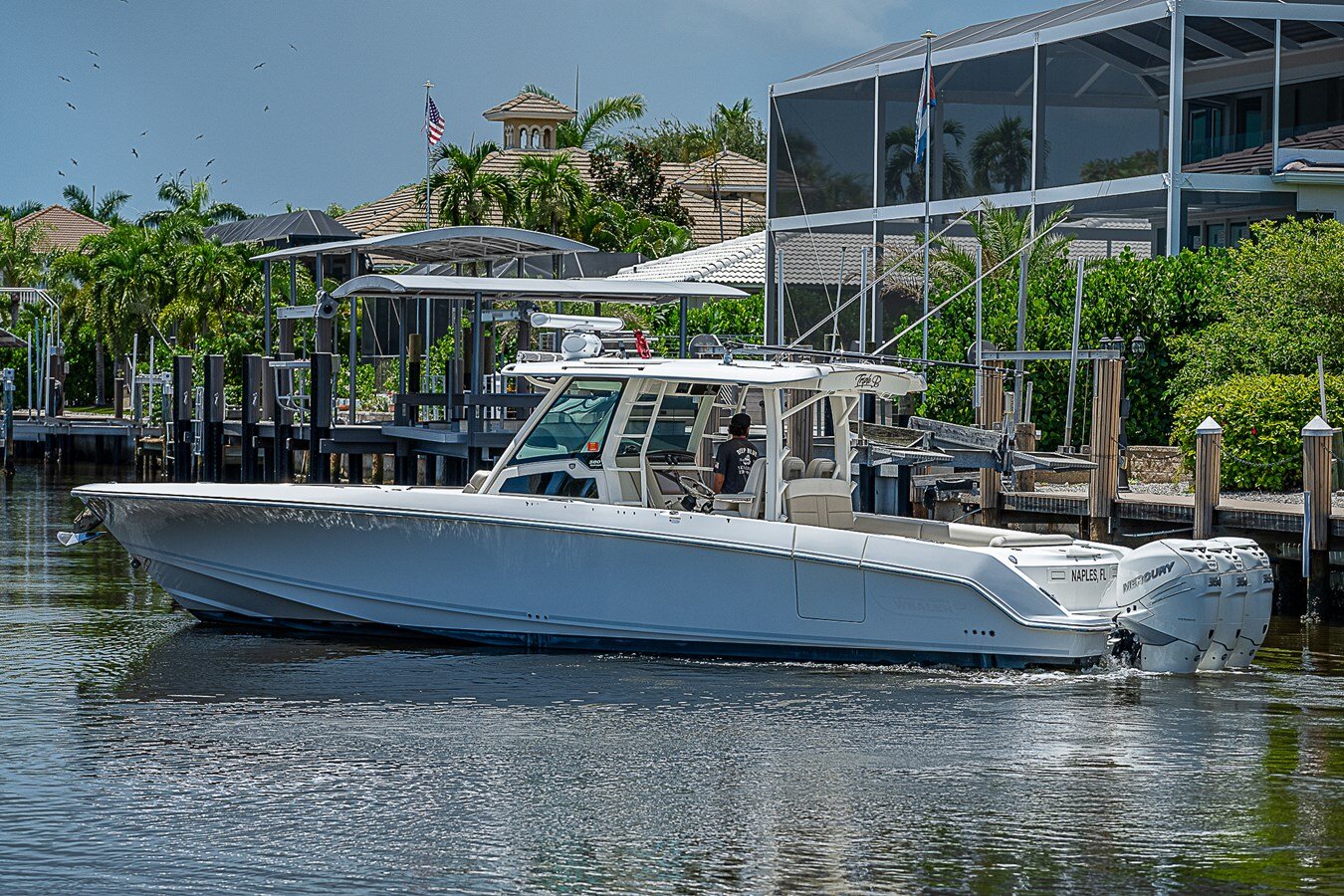 2018-boston-whaler-38-5bd4e9