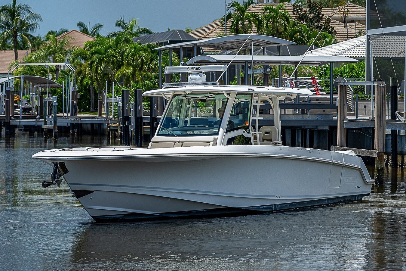 2018-boston-whaler-38-5bd4e9