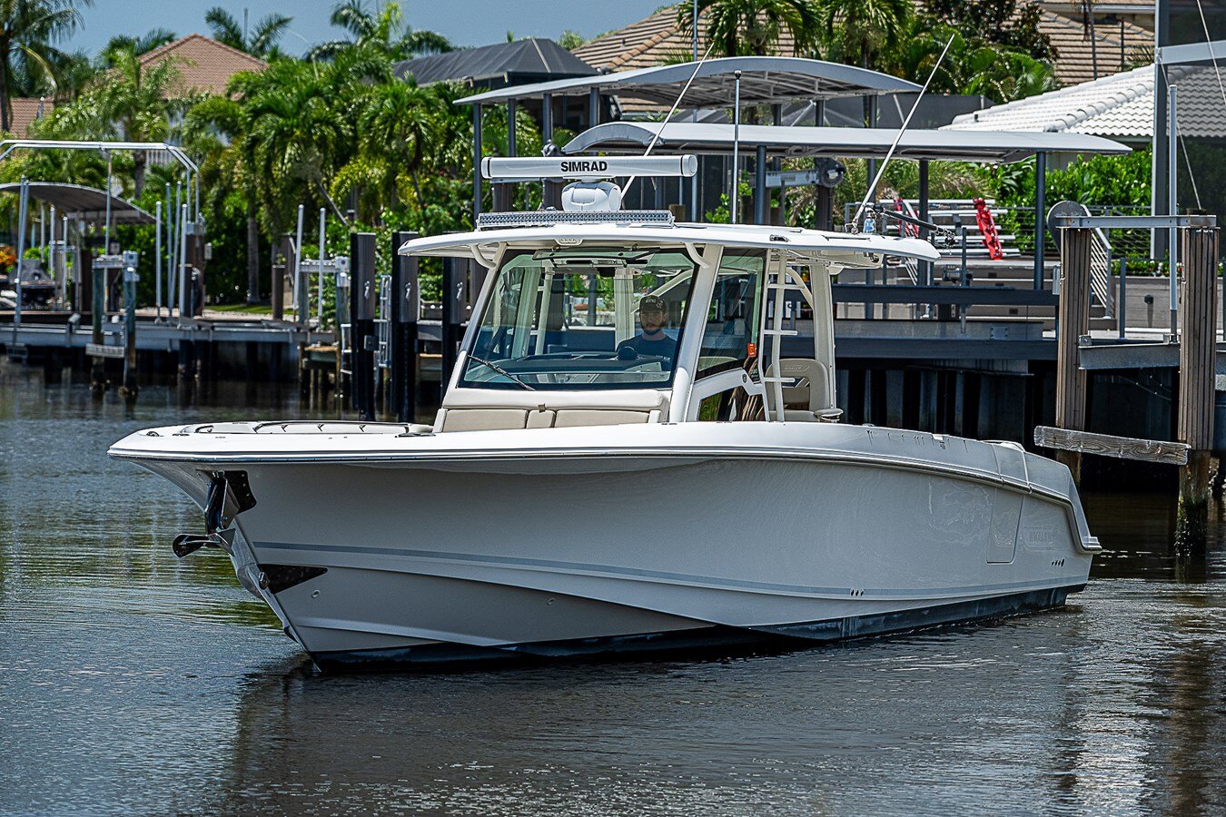 2018-boston-whaler-38-5bd4e9