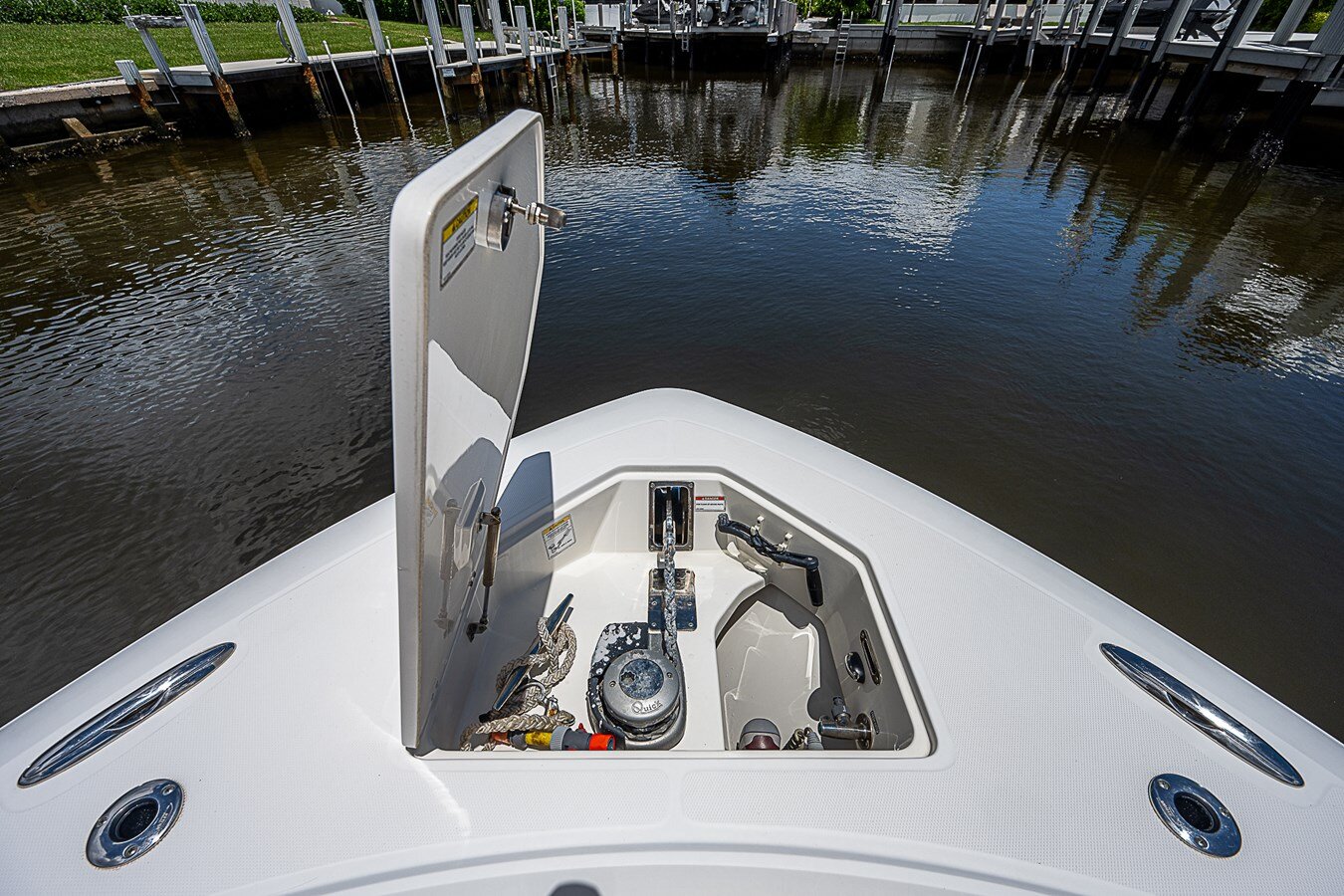 2018-boston-whaler-38-5bd4e9