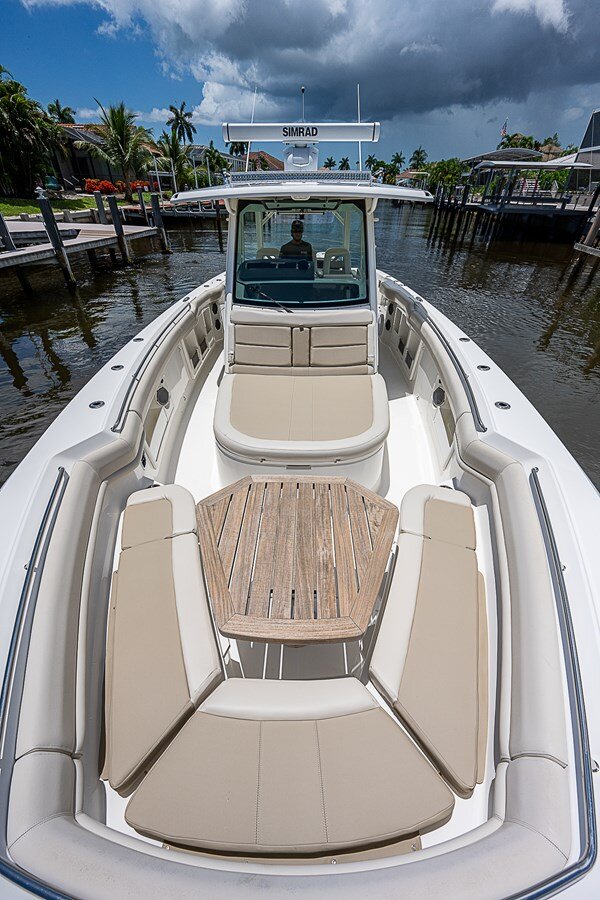 2018-boston-whaler-38-5bd4e9