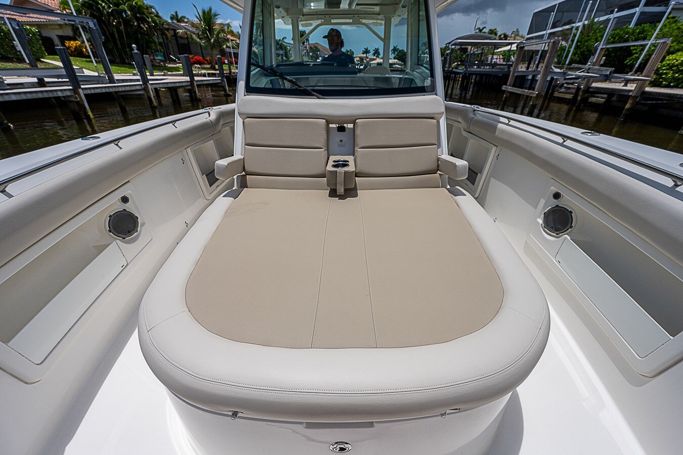 2018-boston-whaler-38-5bd4e9