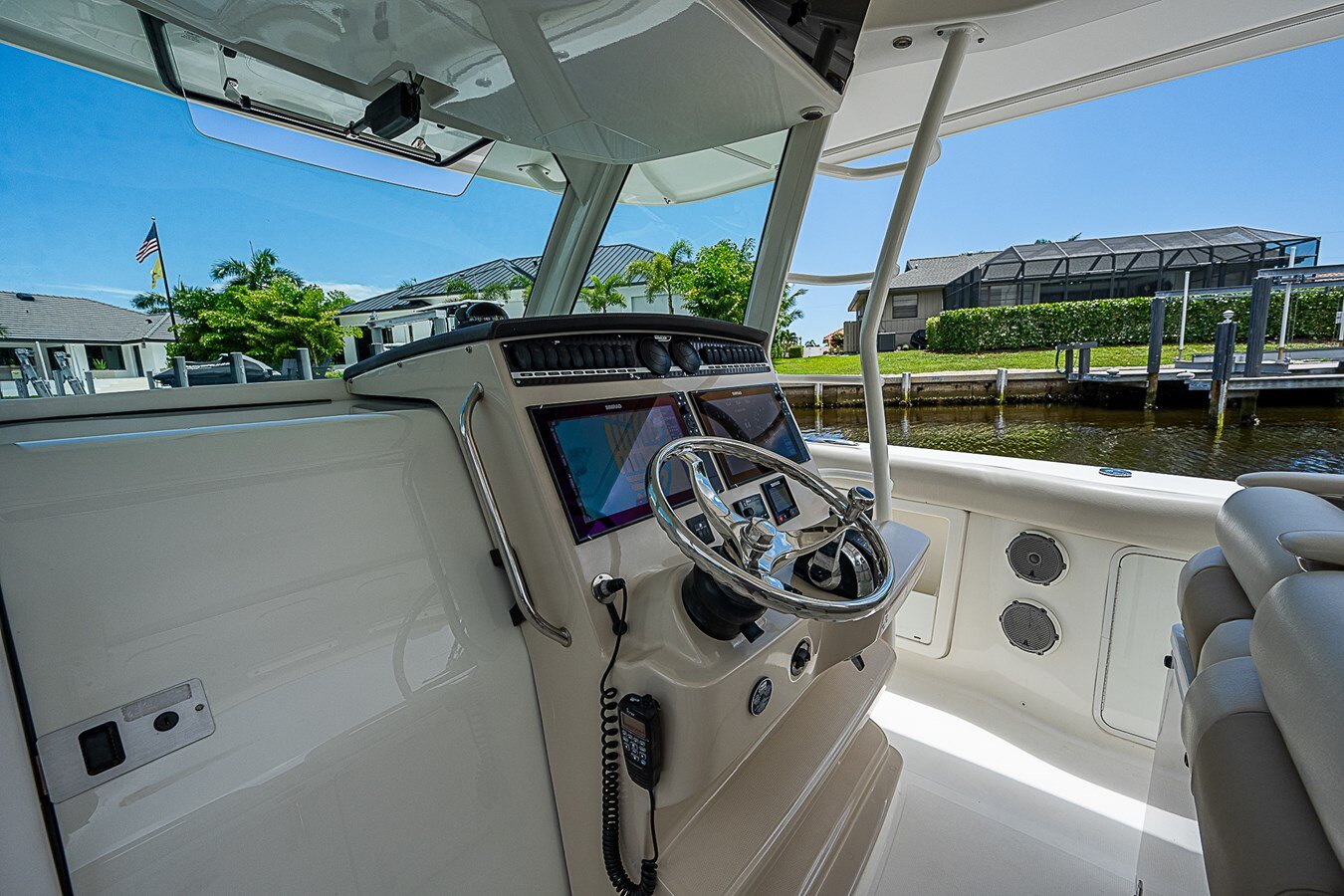 2018-boston-whaler-38-5bd4e9