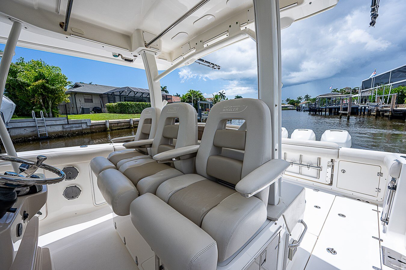 2018-boston-whaler-38-5bd4e9