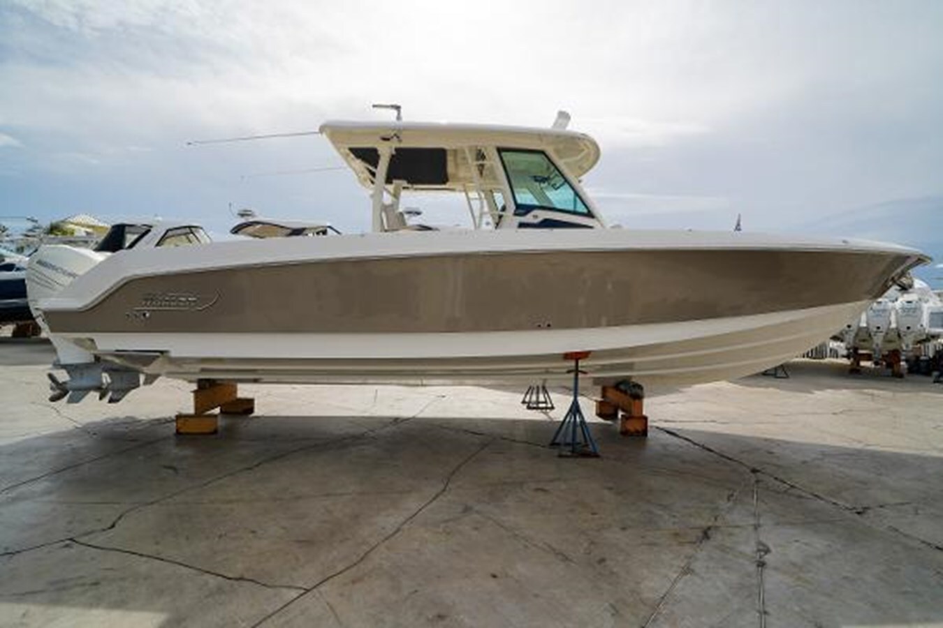 2018-boston-whaler-38-7b5217
