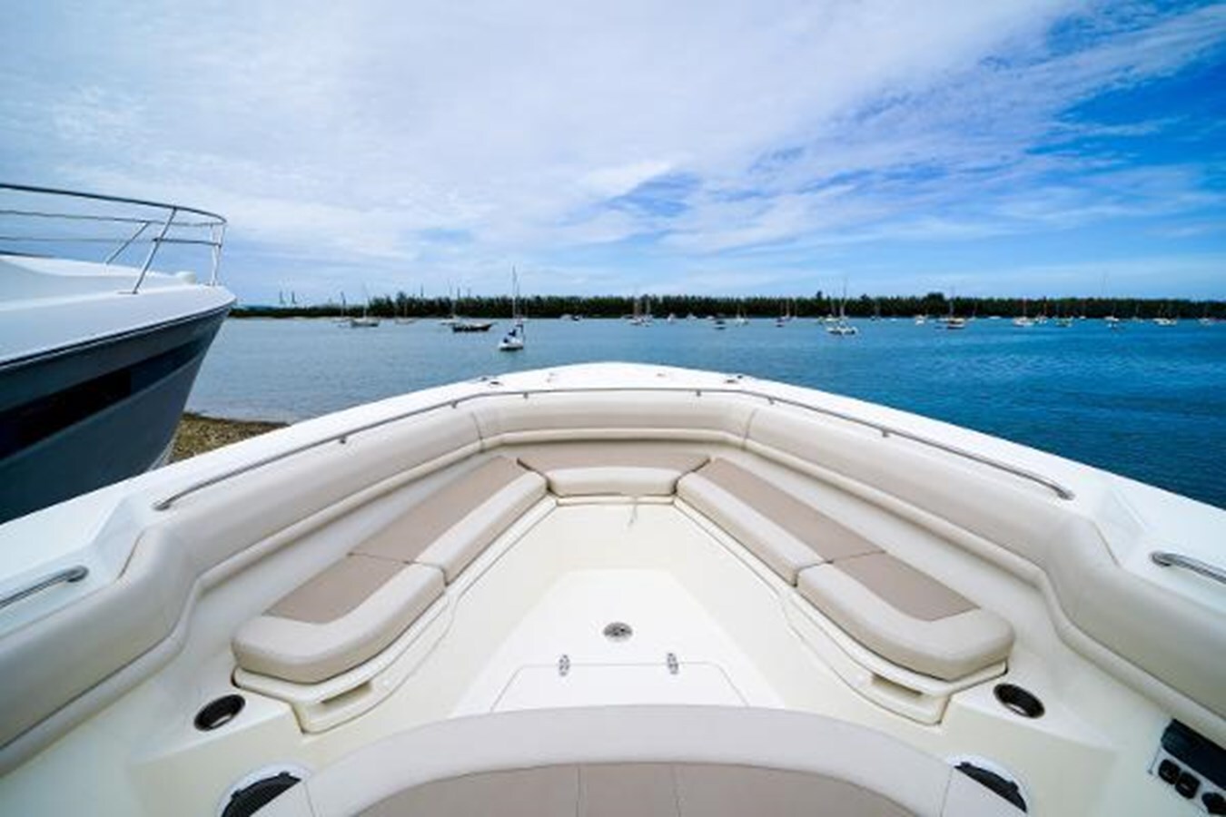 2018-boston-whaler-38-7b5217