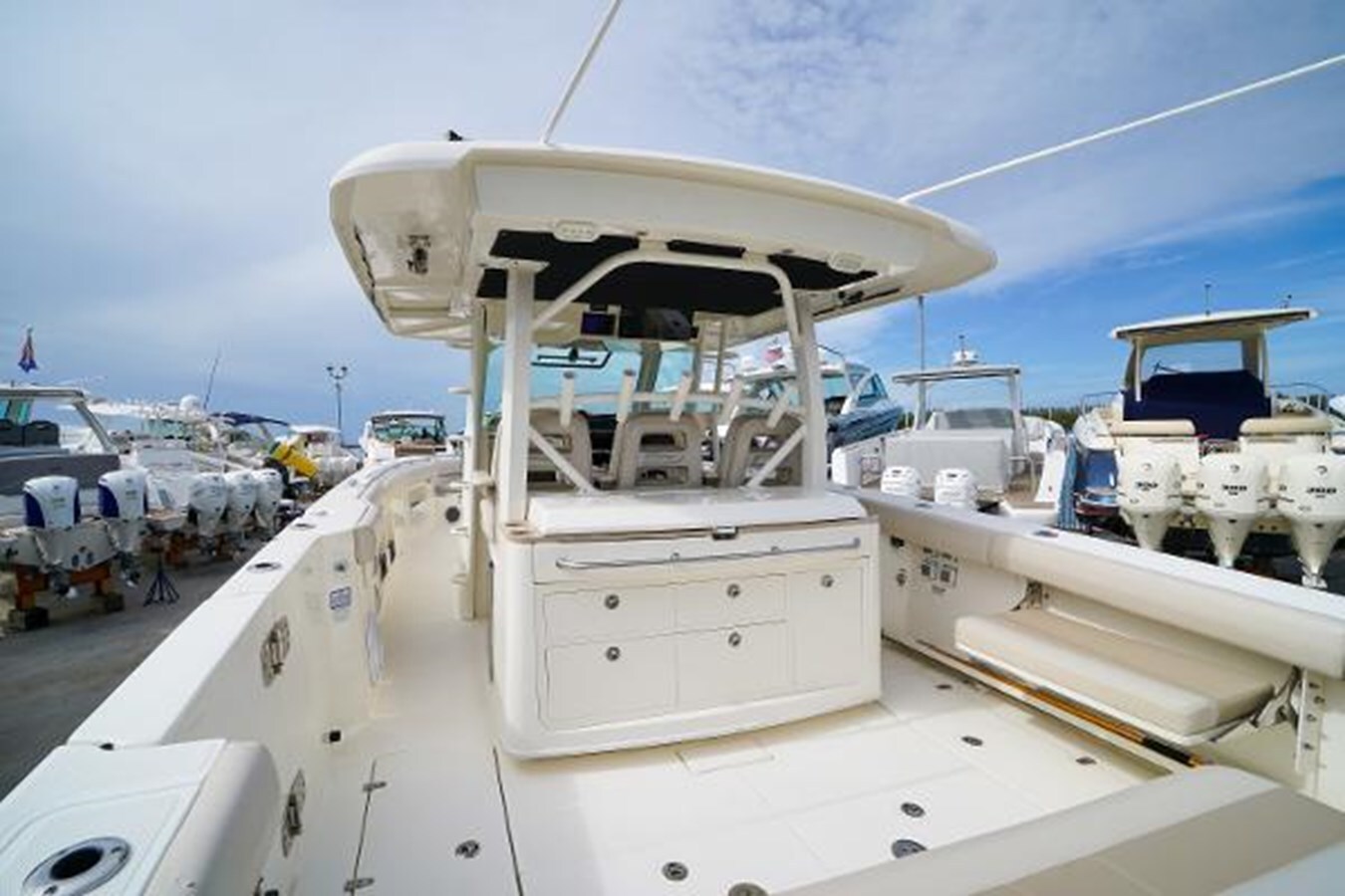 2018-boston-whaler-38-7b5217